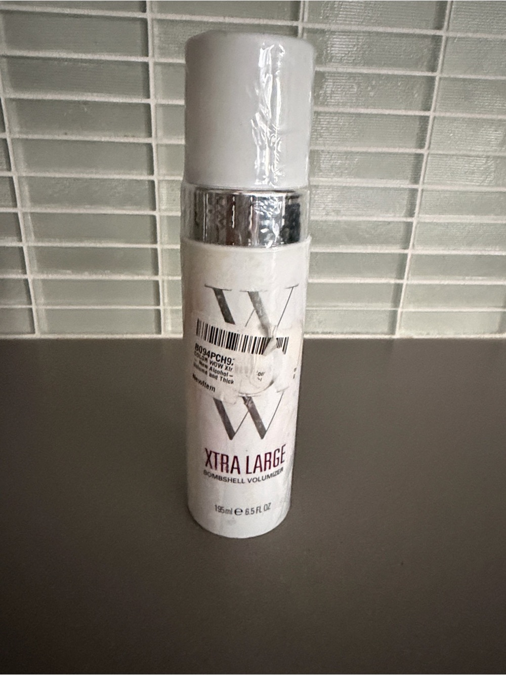 Wella Xtra Large Bombshell Volumizer Spray - White